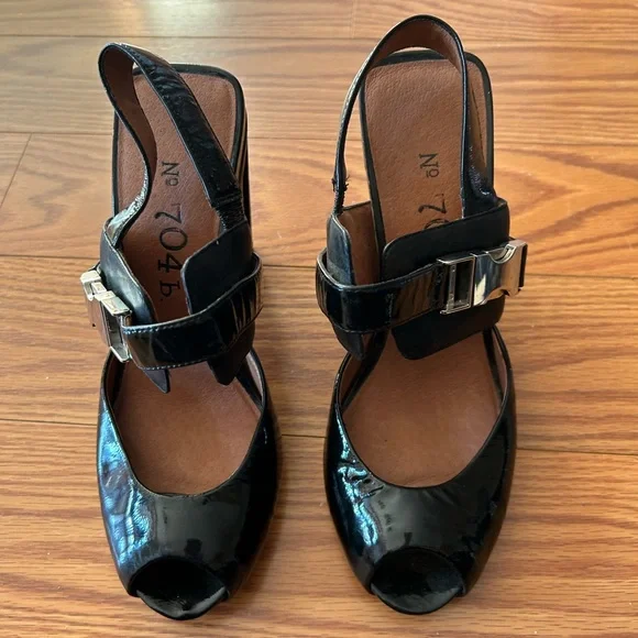 Shoes - Picture 1 of 4